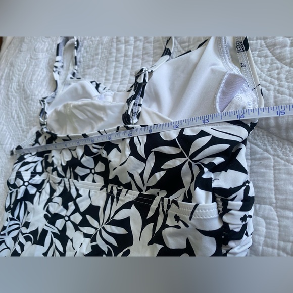 Land’s End Tankini Black and White Floral Small Top Medium Bottom - Picture 4 of 6